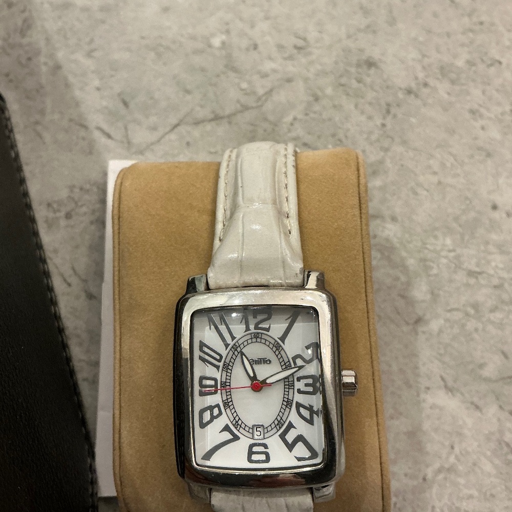 Giantto woman’s watch